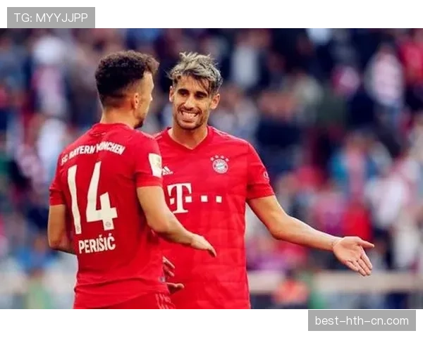 哈维回撤接应如何通过出球效率破解对手高位逼抢